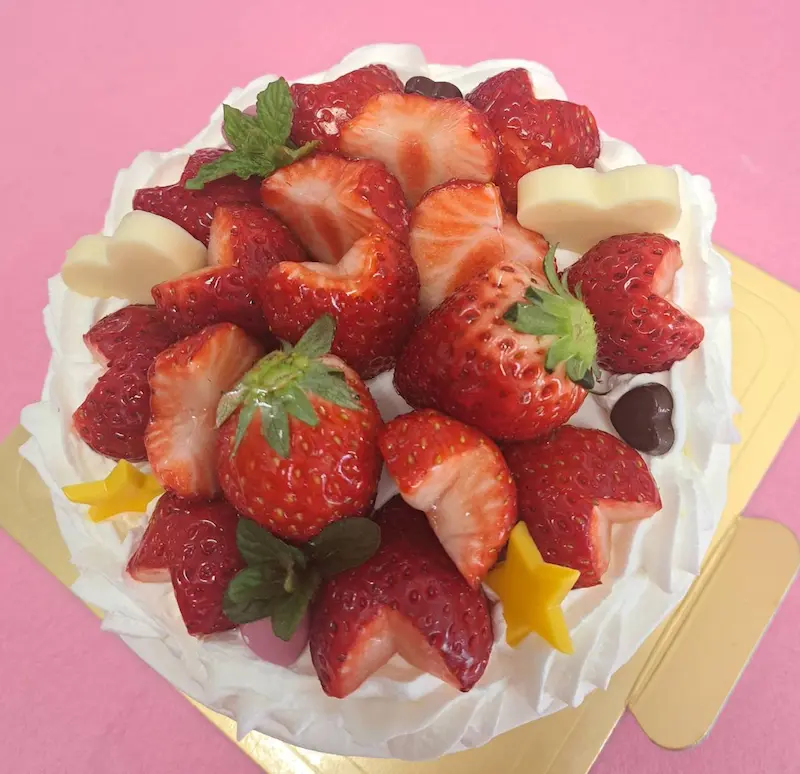 苺のデコレーションケーキ